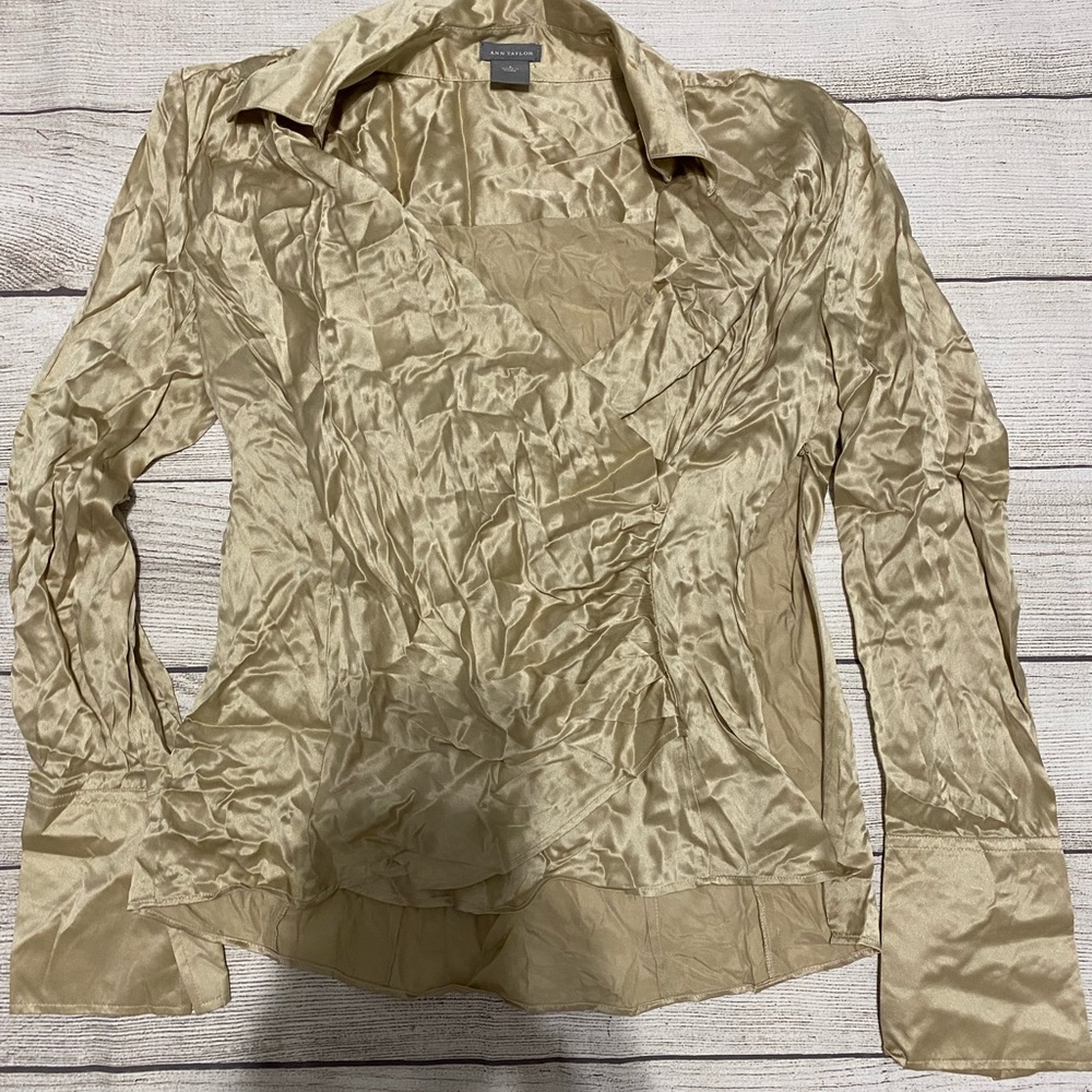 Ann Taylor Long Sleeve Tan Blouse Women’s Size 4 Zip Side.